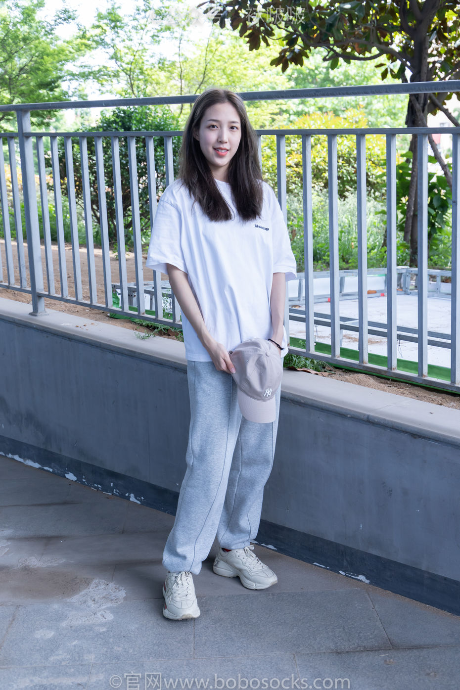 [BoBoSocks袜啵啵]NO.012 泡芙-运动鞋、白棉袜、裸足[132P+1V／3.64GB]