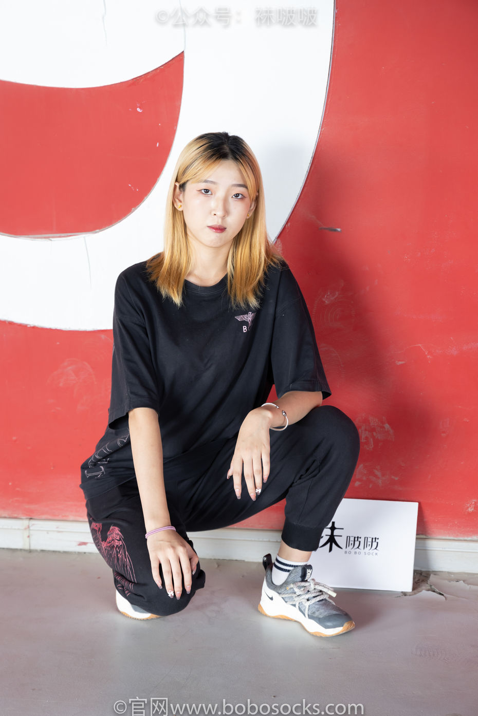 [BoBoSocks袜啵啵]NO.018 木木-运动鞋、白棉袜、裸足[136P+1V／3.94GB]