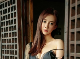[Ugirls尤果网]爱尤物 2024.08.15 No.2922 小桃子 午后醒来 [35P-224...