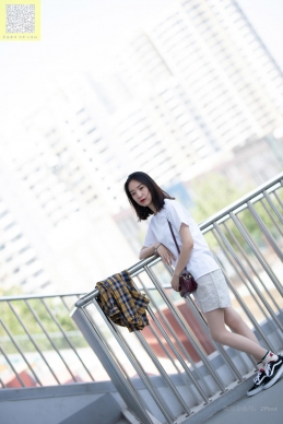 [LSS山茶摄影]NO.141 学妹操场肉丝[89P/276M]