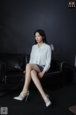 丝慕写真 SM112 天天一元 新模 – 白色高跟鞋 [56P/59.5MB]