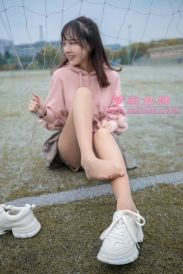 [MSLASS梦丝女神] 2019-04-23 玥玥 操场小甜心 [64P/1V/1.44G]
