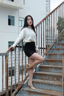 [IESS异思趣向] 2025.03.03 丝享家 1991 婉萍《酒杯美腿》[89P-101.3M]