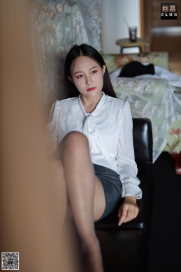 [丝慕写真] SM087 模特：张小姐 《张小姐的灰sw》[68P/120M]