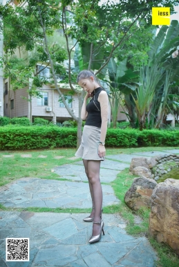 [IESS异思趣向] 2017.11.30 丝享家115：花园乘凉的黑丝美女  秋秋 [95+1P/52.6M]