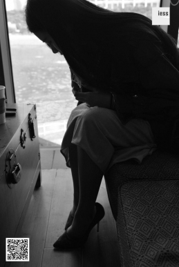 [IESS异思趣向] 2017.12.13 丝享家124：《无敌紫色透视高跟鞋》无名氏 [84P/33.8MB]